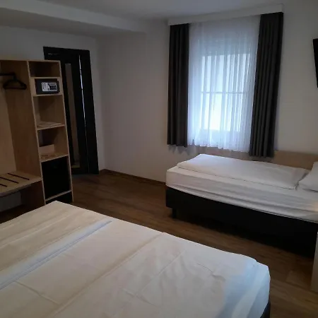 מלון Am Park רוסט