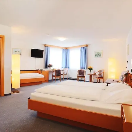 מלון Am Park רוסט